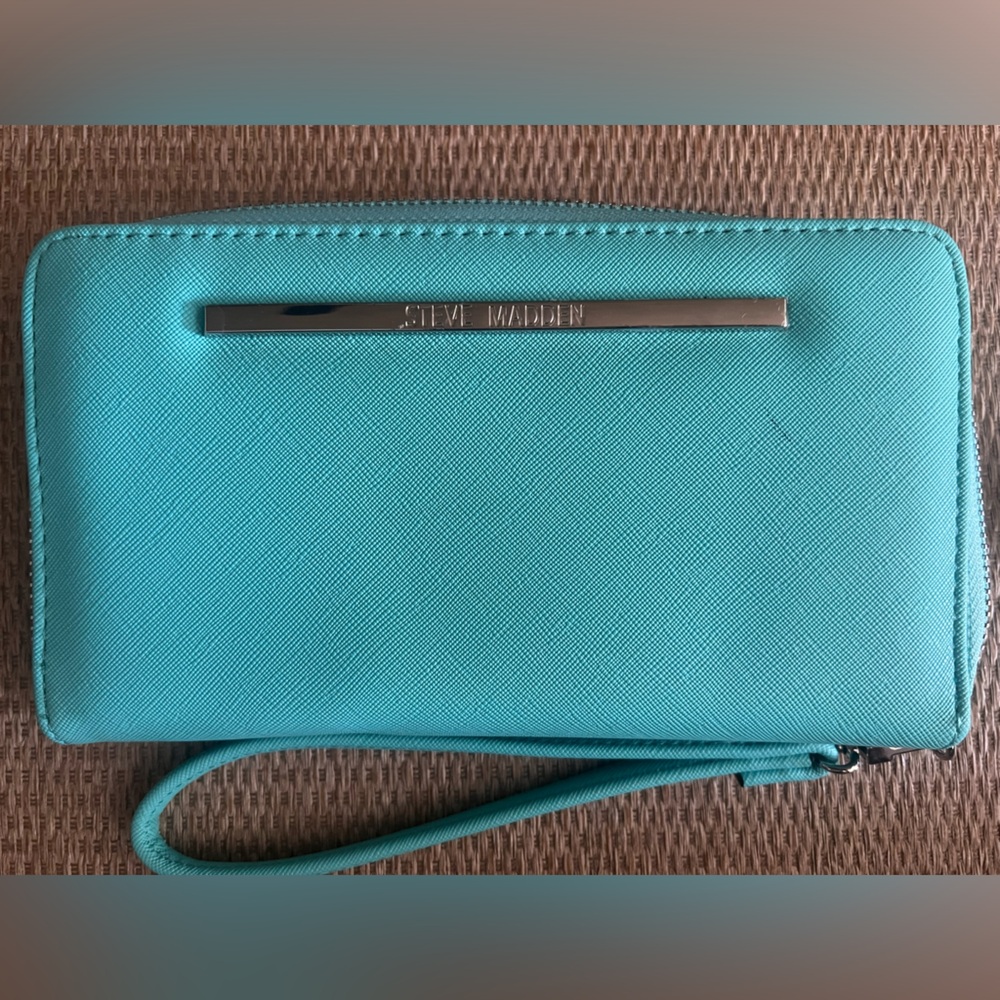 Steve Madden Zip Around Wallet wristlet